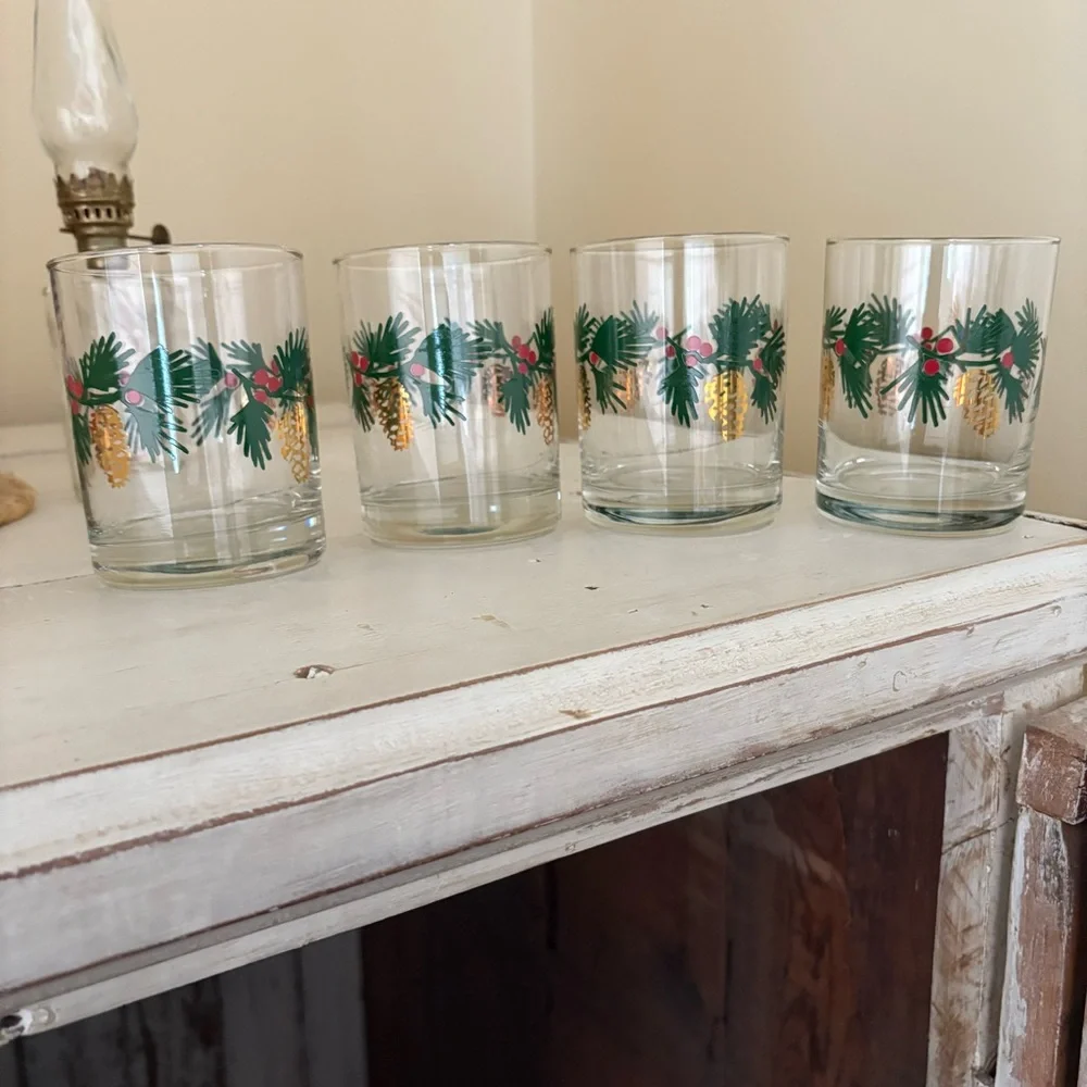 4 Crate and Barrel Pinecone & Berry Holiday Double Old Fashioned Glasses